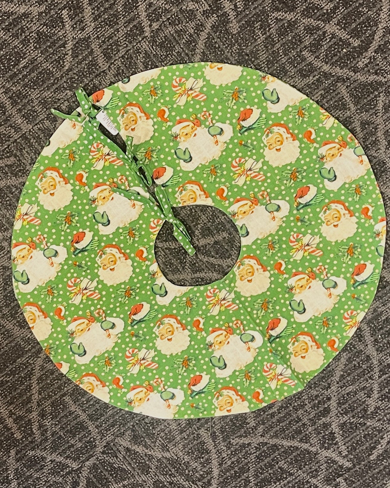 RETRO 24 INCH SANTA TREE SKIRT 4419415