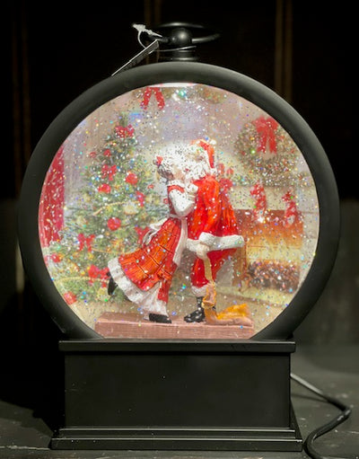 GLITTER LANTERN - BLACK ROUND MRS CLAUS KISSING SANTA 4316926