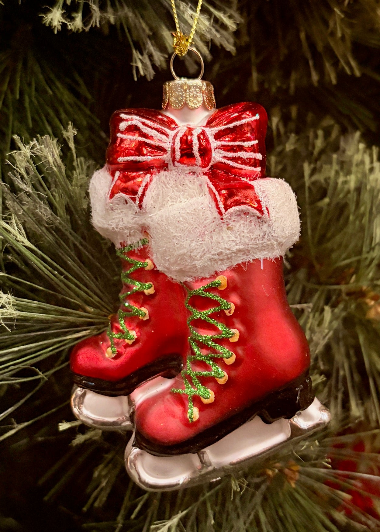 RED WITH WHITE TRIM GLASS ICE SKATES ORNAMENT 4552906
