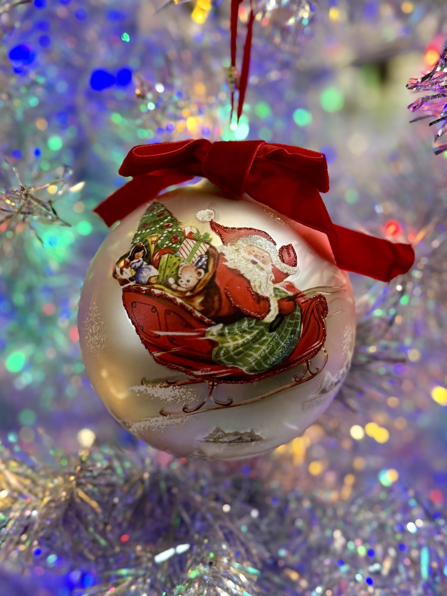 SLEIGH OF MAGIC OF CHRISTMAS ROUND GLASS ORNAMENT 4524600