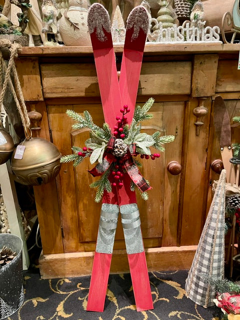 HANGING RED CROSSED SKIS 4519167