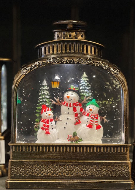 GLITTER LANTERN - SNOWMAN TRIO WITH LAMPOST 4500772