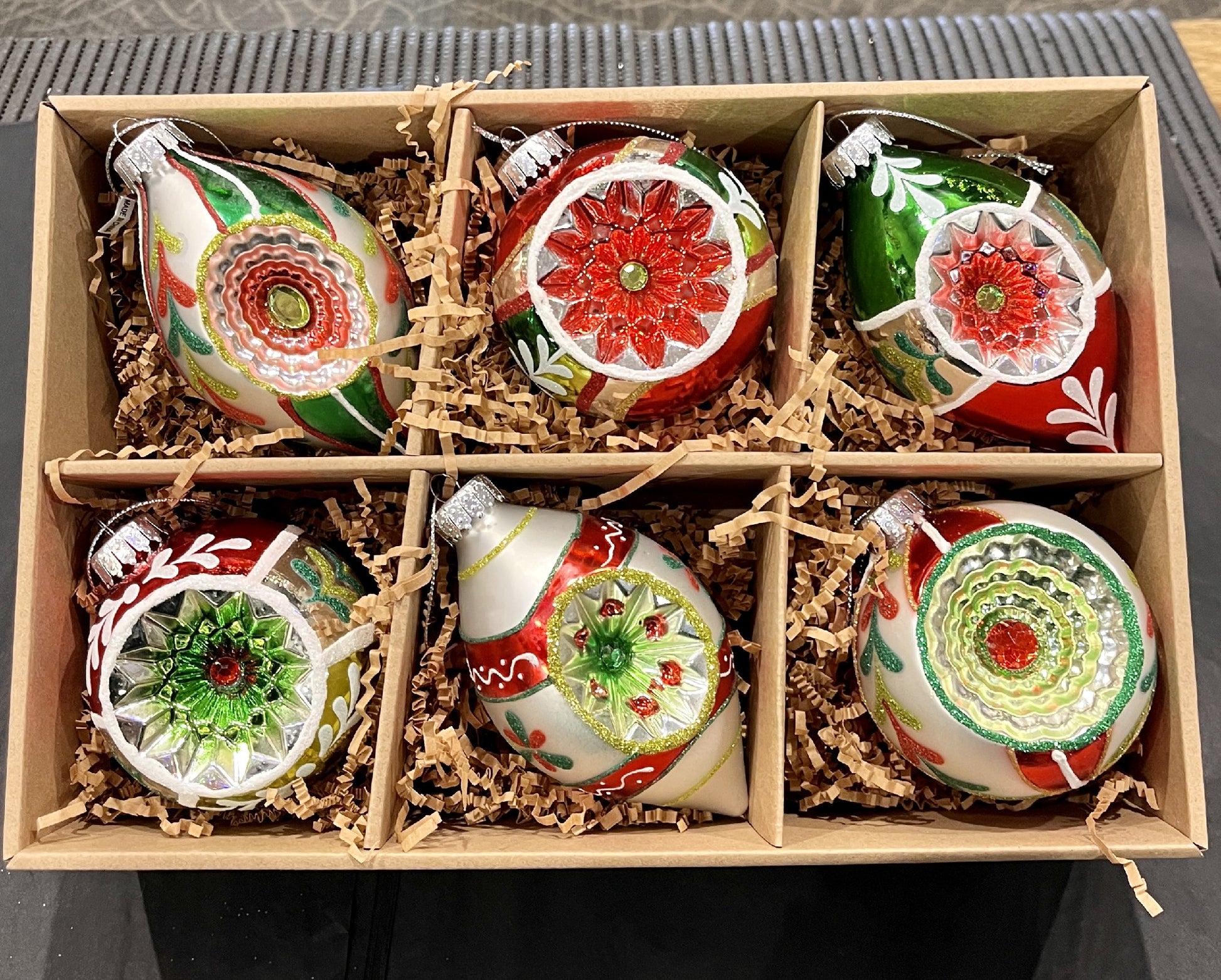 BOX OF 6 GLASS REFLECTOR ORNAMENTS 4452860