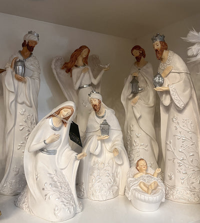 WHITE WITH PEARL DETAIL NATIVITY 7 PIECE SET 134430