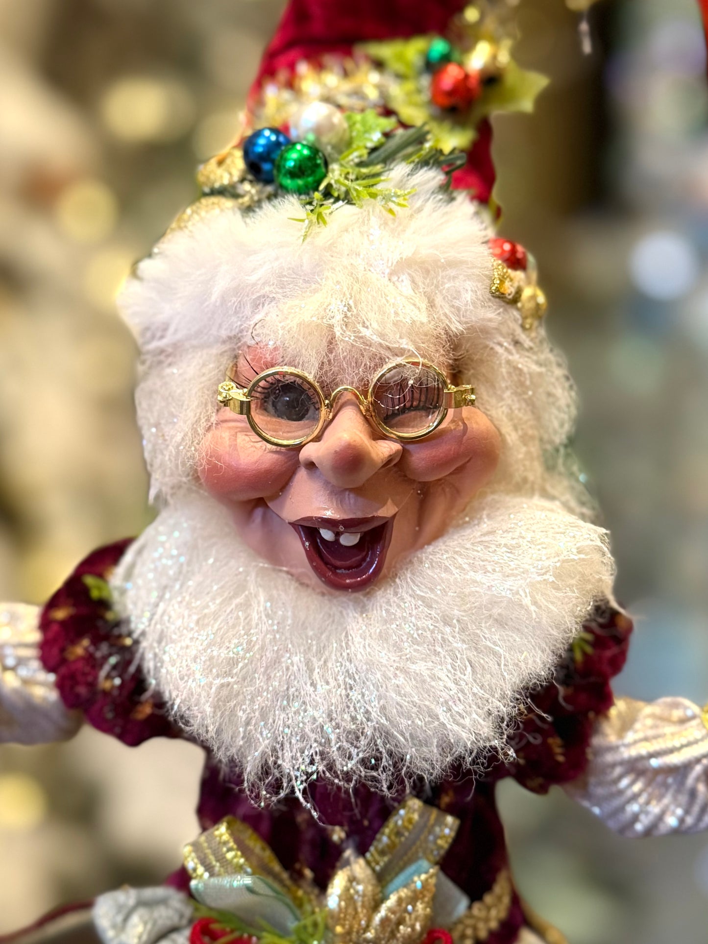 MARK ROBERTS - Small Ornament Elf 51-64090