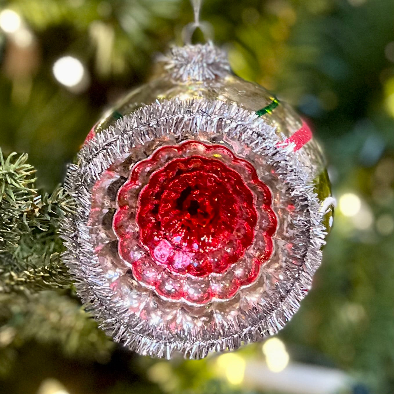 VINTAGE ROUND WITH RED REFLECTOR GLASS ORNAMENT 4352880