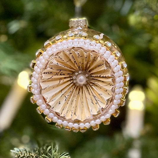 WHITE & GOLD ROUND REFLECTOR ORNAMENT B 4320018
