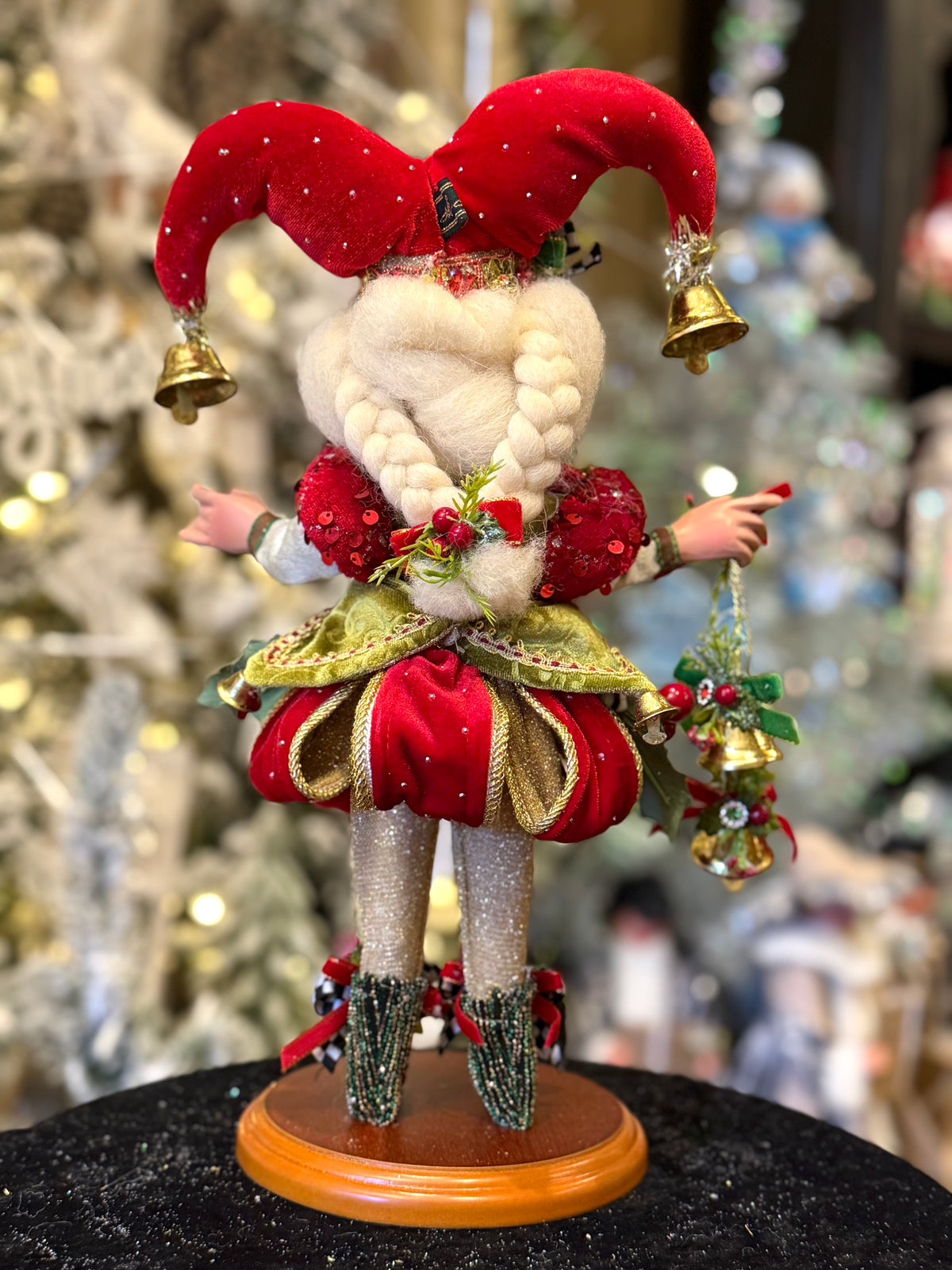 MARK ROBERTS - Small Holly Belle Elf on Base 51-64102
