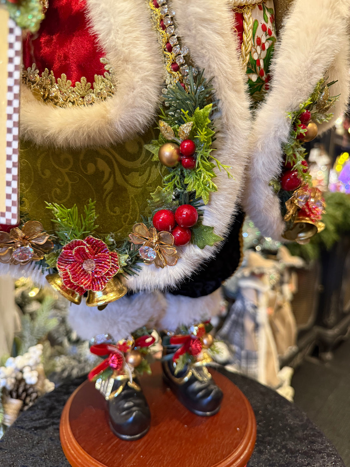 MARK ROBERTS - December 25 Santa 51-64216