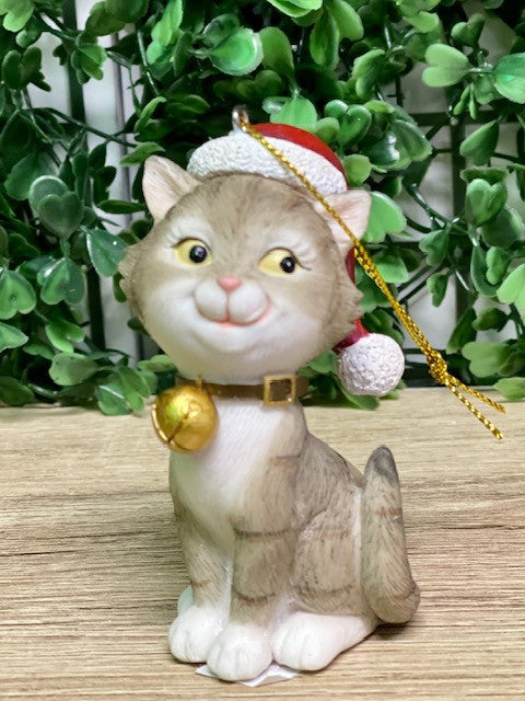 TABBY GREY CAT WITH BELL ORNAMENT XAL01