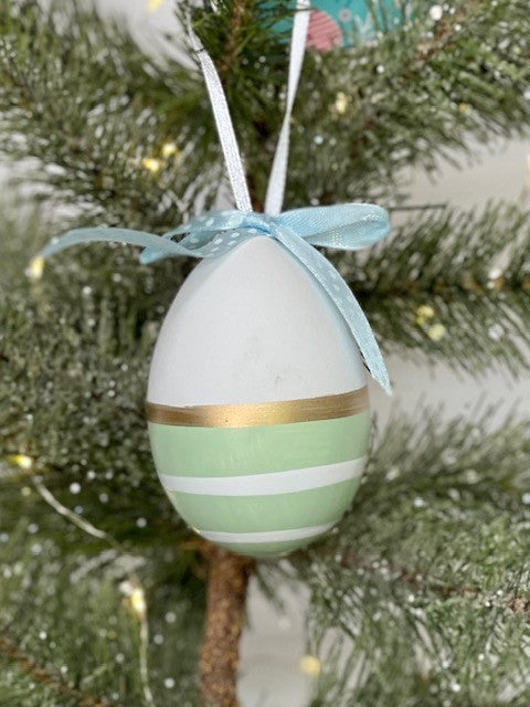 HANGING GREEN WITH GOLD BAND EGG EA20235