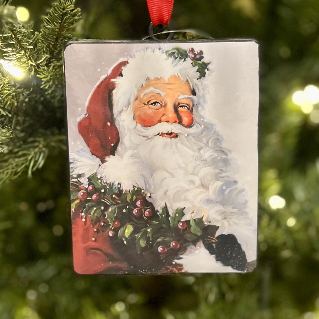 SANTA METAL SQUARE DISC ORNAMENT 4321343 – MAKING SPIRITS BRIGHT