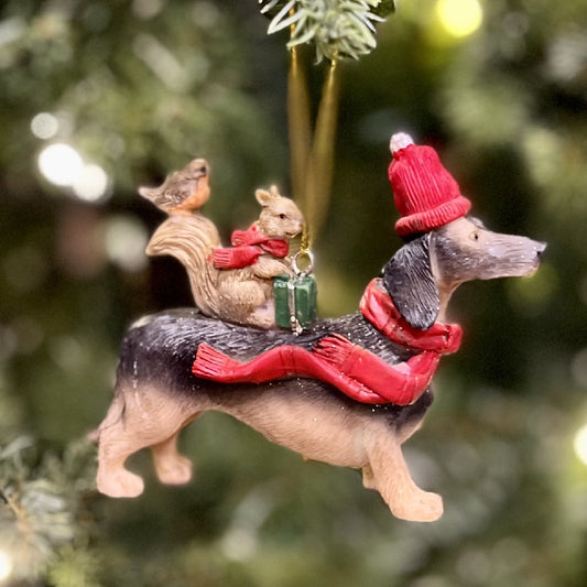 DACHSHUND WEARING SCARF HANGING ORNAMENT XCD162