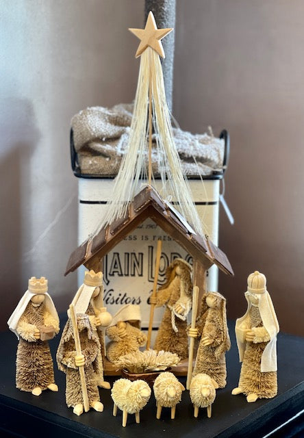 12 PIECE TRADITIONAL NATIVITY SET