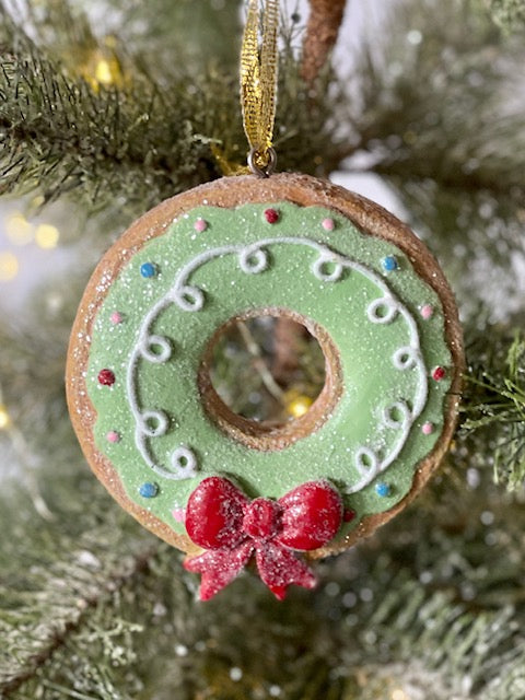 FROSTED GINGERBREAD WREATH ORNAMENT XBO120