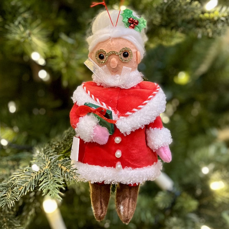 JINGLE & COCOA MRS CLAUS HANGING ORNAMENT 4320055