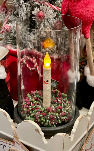 COPENHAGEN CANDLE STAND WITH RED/GREEN WREATH & PRIMITIVE FAUX CANDLE 4112