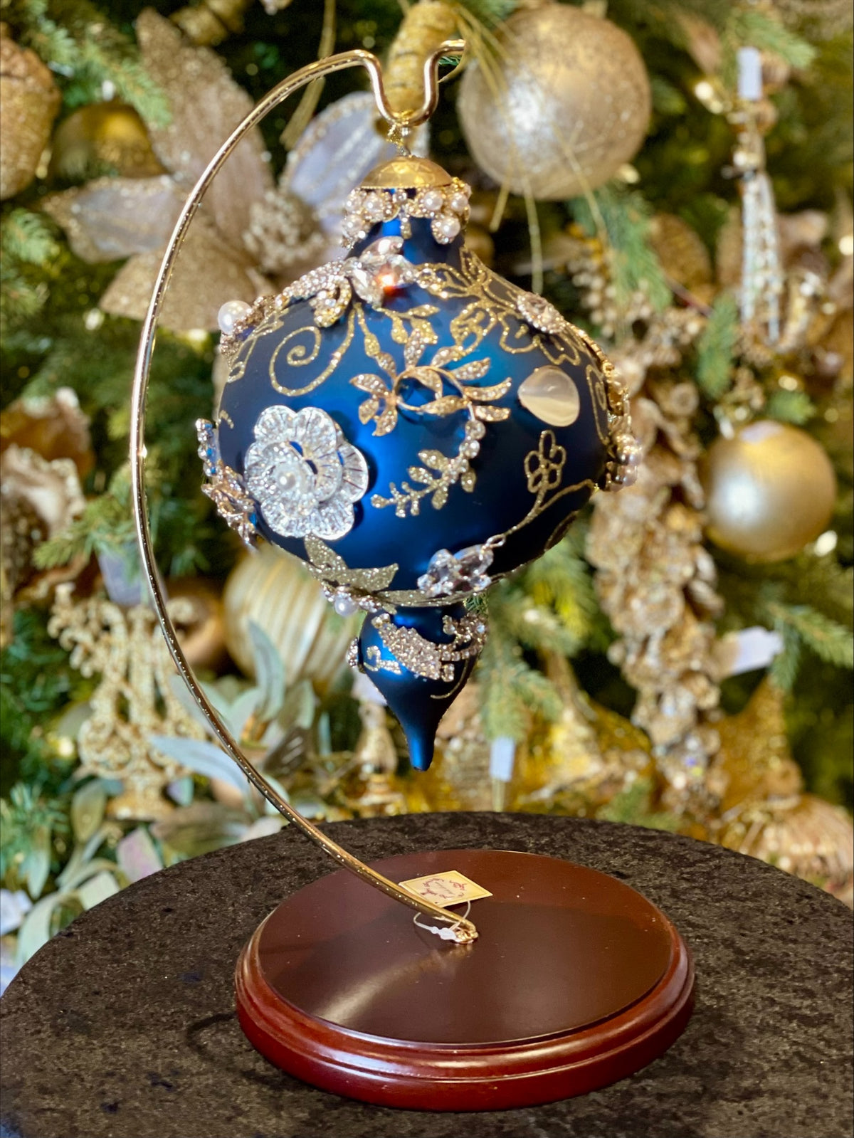 MARK ROBERTS ORNAMENT STAND 33CM 36-44212 
