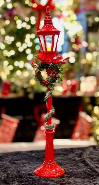 RED LED LAMP POST WITH WREATH 4412524