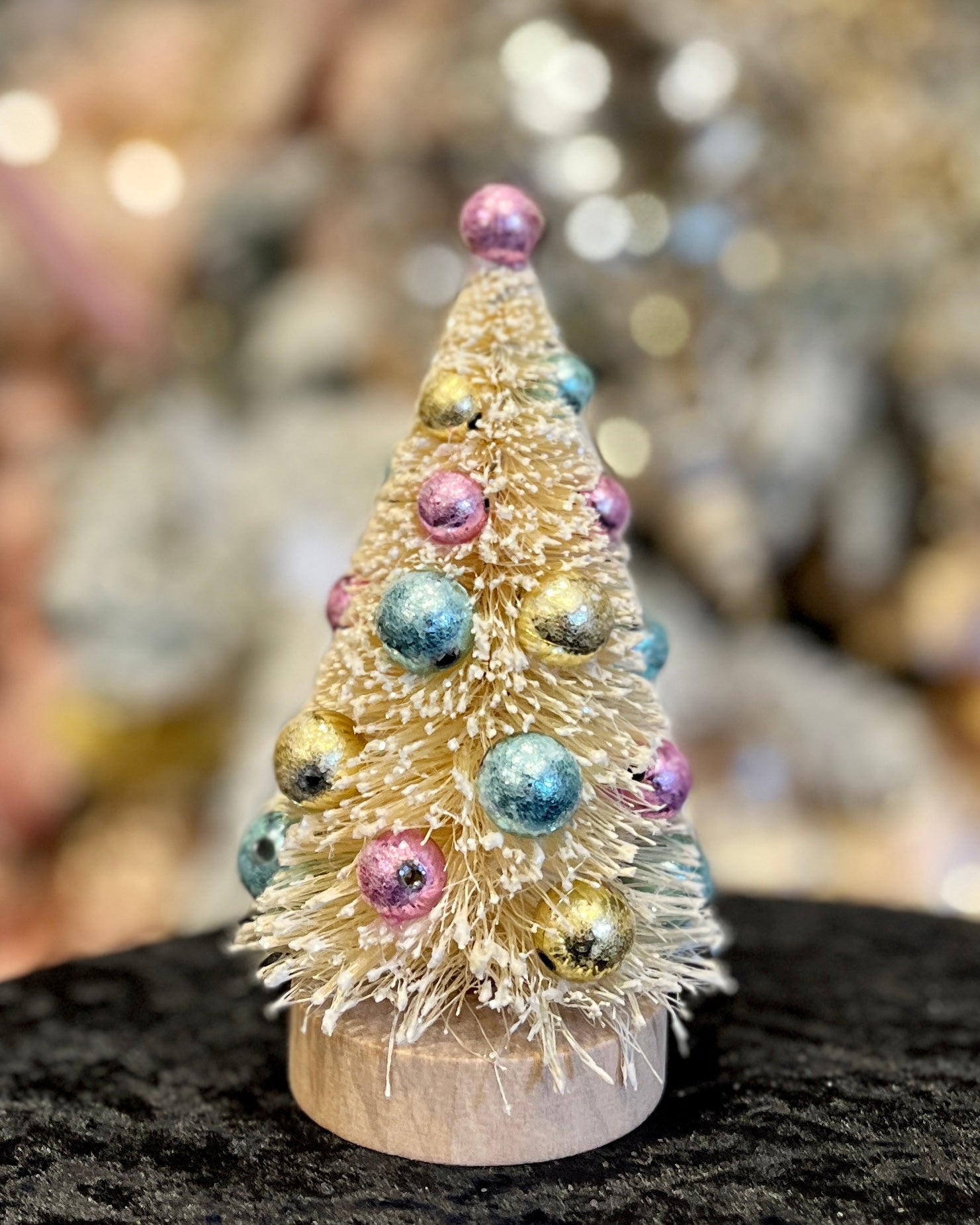 CREAM BRISTLEBRUSH DECORATED TREE