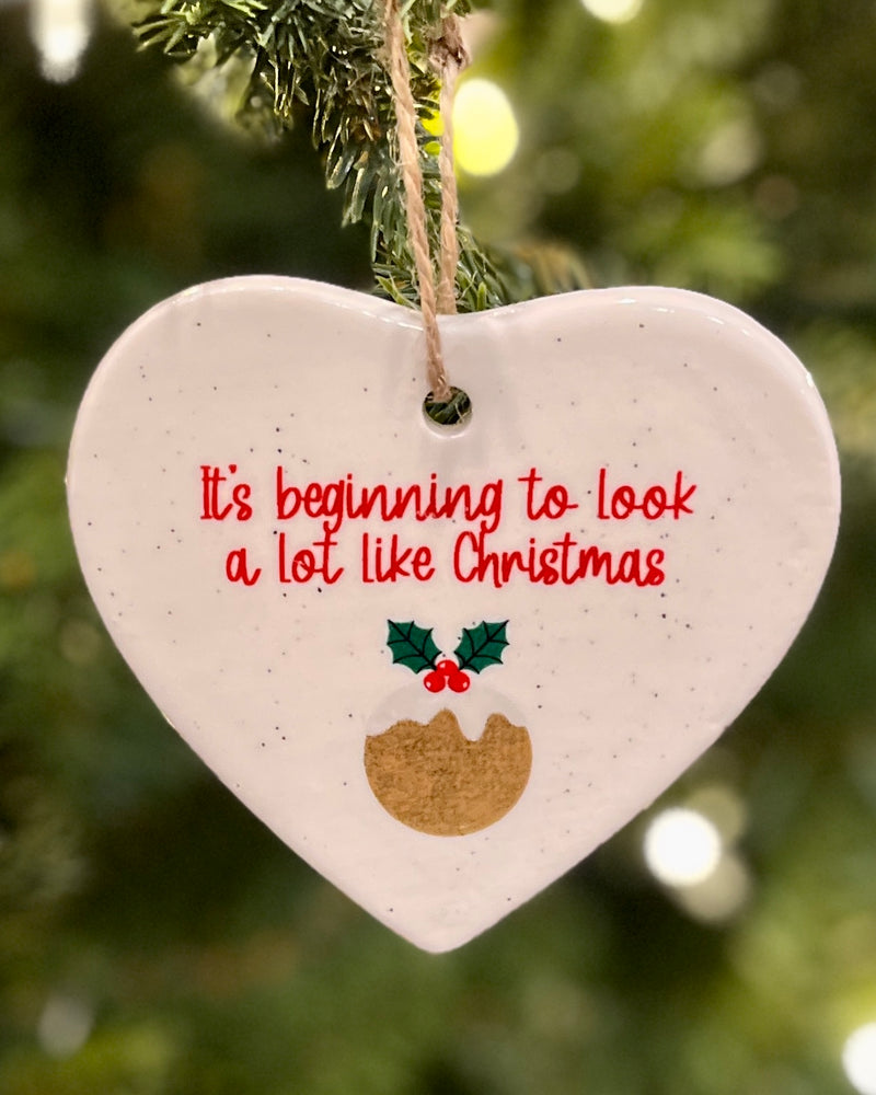 CHRISTMAS PUDDING CERAMIC HEART HANGING ORNAMENTS [Cl:A LOT LIKE CHRISTMAS]