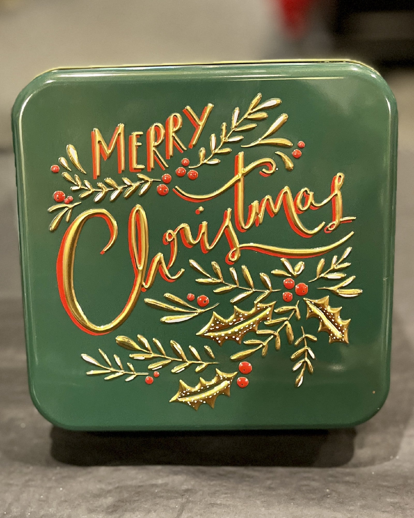 MERRY CHRISTMAS BISCUIT TIN X371763