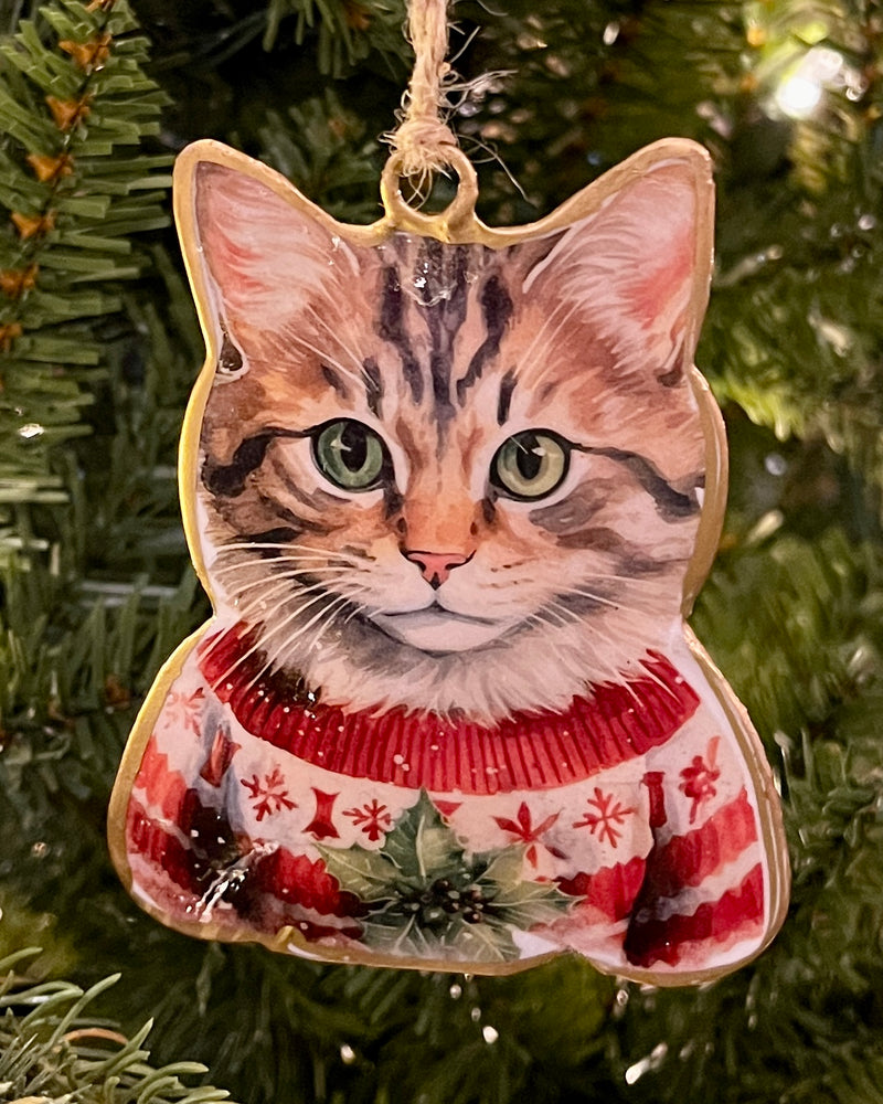 CHRISTMAS CAT WEARING JUMPER ORNAMENT UC554156