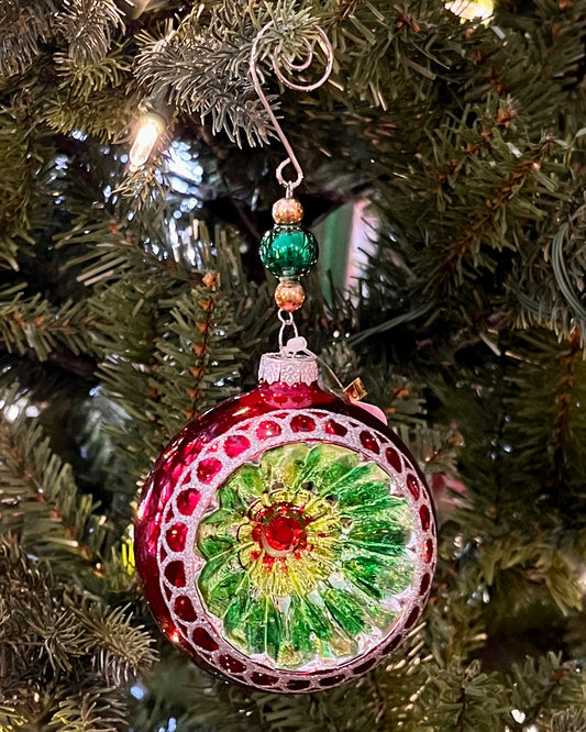 RED WITH GREEN REFLECTOR ROUND GLASS HANGING ORNAMENT 4412512