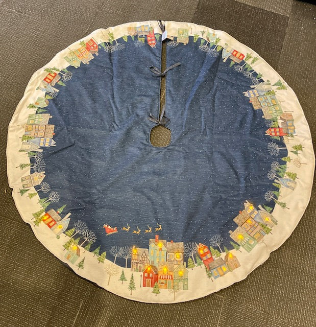 LUXE VILLAGE SCENE LED TREE SKIRT 