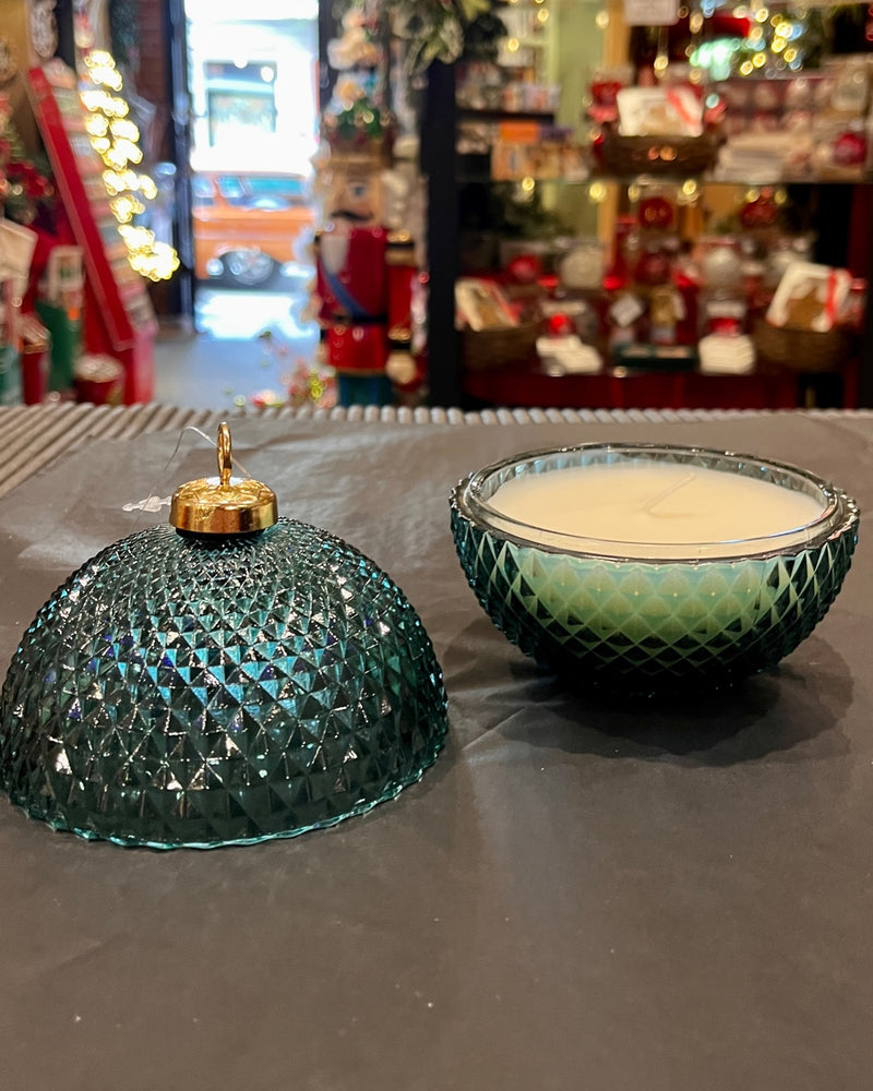 GREEN HOLLY JOLLY BAUBLE CANDLE XX4259