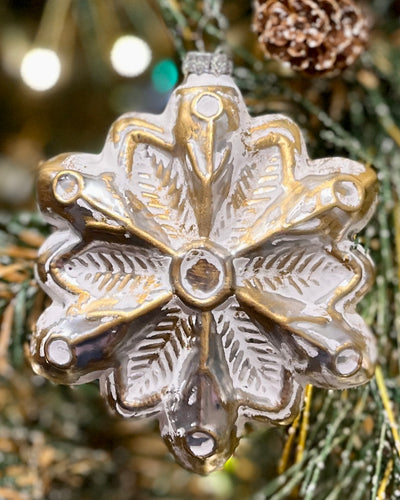 WHITE & GOLD ANTIQUE SNOWFLAKE GLASS HANGING ORNAMENT 4224571