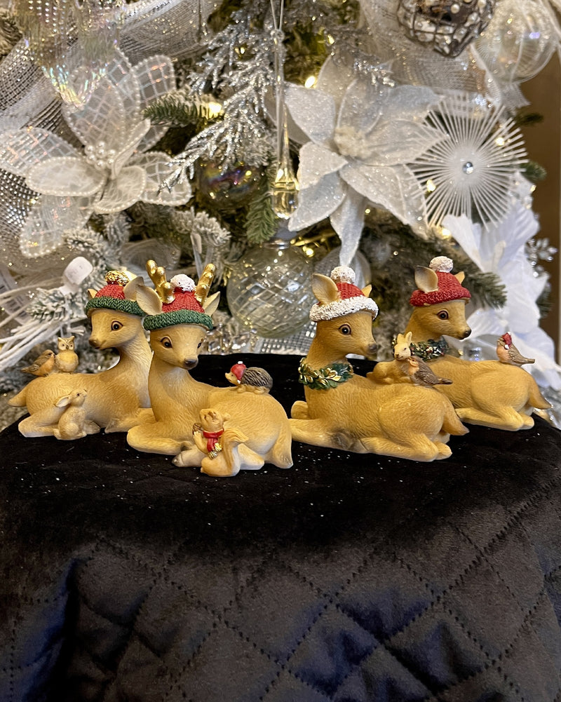 SITTING CHRISTMAS DEER WITH ROBIN XCD182