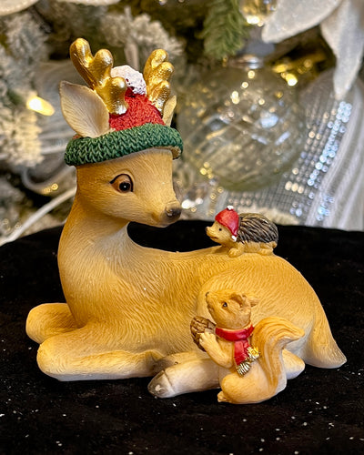 STTING CHRISTMAS DEER WITH HEDGEHOG & SQUIRREL