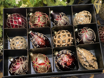 AMANDA'S COLLECTION - O NIGHT DIVINE - BOXED SET OF 12 GLASS ORNAMENTS