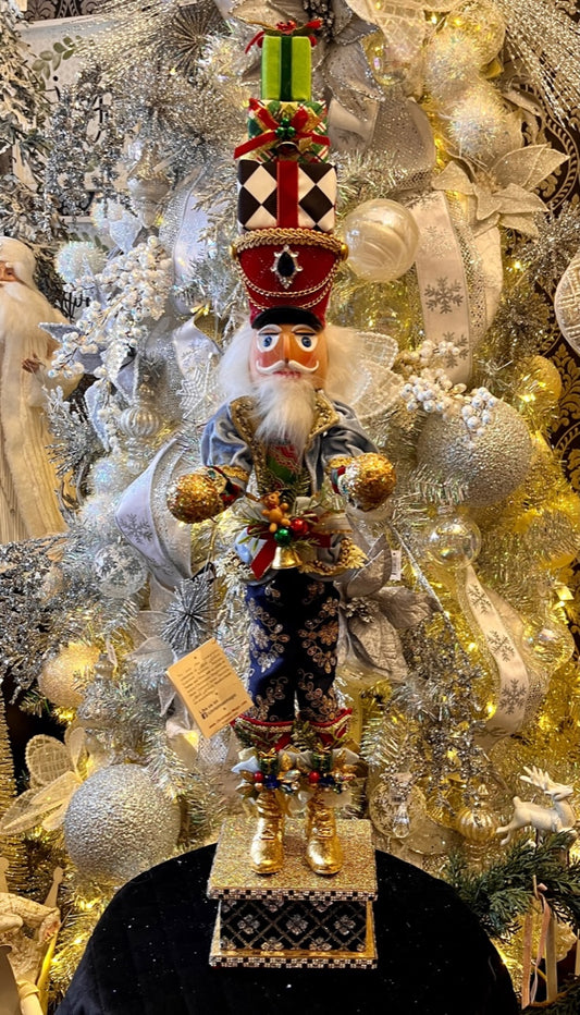MARK ROBERTS NUTCRACKER WITH PRESENT 29 INCH 51-58986