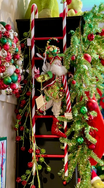 MARK ROBERTS 4FT CANDY STRIPE LADDER 88-79808 (PICK UP IN STORE ONLY)
