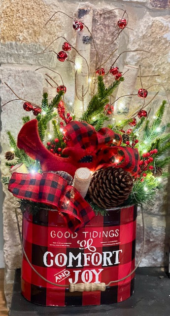 COUNTRY LED BUCKET WITH SPRUCE & BELLS 