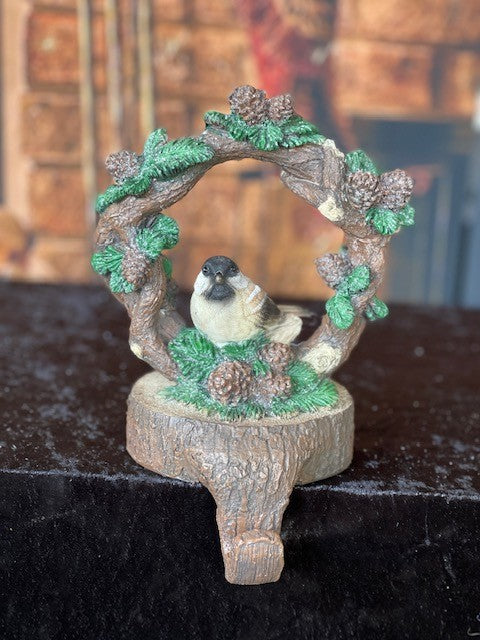 FORREST BIRD WITH WREATH STOCKING HOLDER