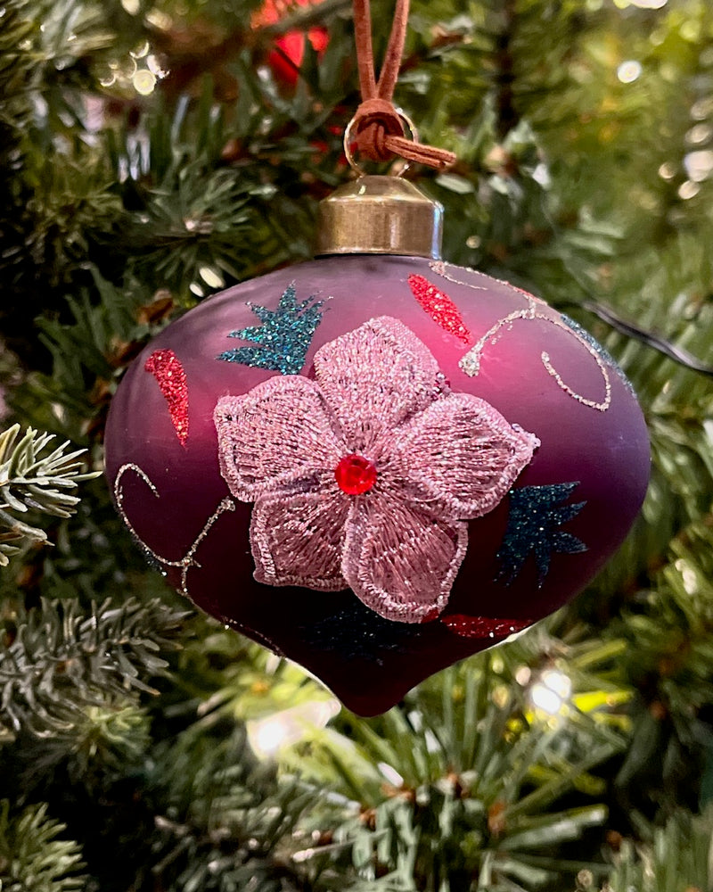 BURGUNDY FLORAL ONION GLASS ORNAMENT XGMLPB3