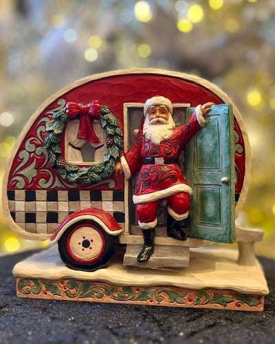 JIM SHORE HIGHLAND GLEN SANTA WITH CAMPER 6012863