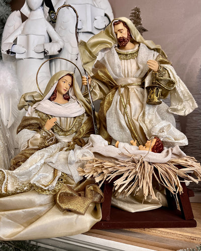 FABRICHE SMALL HOLY FAMILY WITH MANGER 4310657