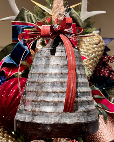 RUSTIC RIBBED METAL BELL WITH BOW 3771458