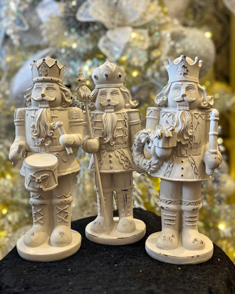 WHITE WASH NUTCRACKER WITH STAFF 4512160
