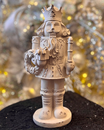 WHITE WASH NUTCRACKER WITH WREATH 4512160
