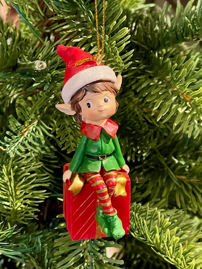 ELF ON GIFT HANGING ORNAMENT XM833