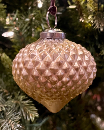 QUILTED MATT SILVER ONION ORNAMENT CV6104