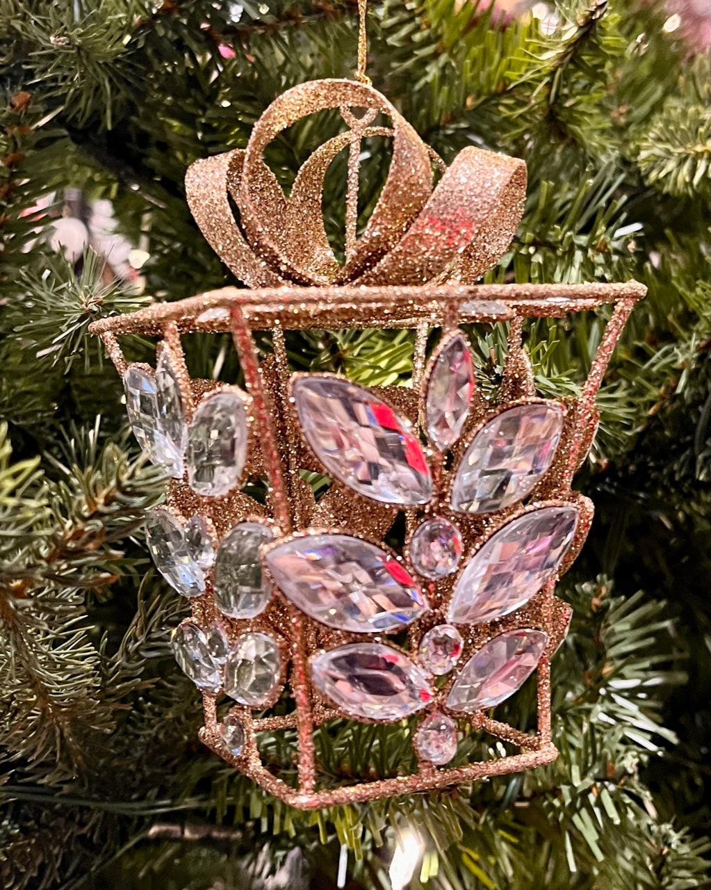 5" CHAMPAGNE JEWELLED PRESENT ORNAMENT 4513549