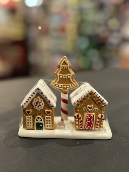 GINGERBREAD HOUSE 3 PC SALT & PEPPER SET XM0900