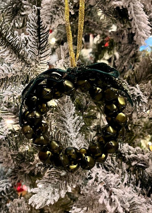 GREEN BELL WREATH HANGING X434420