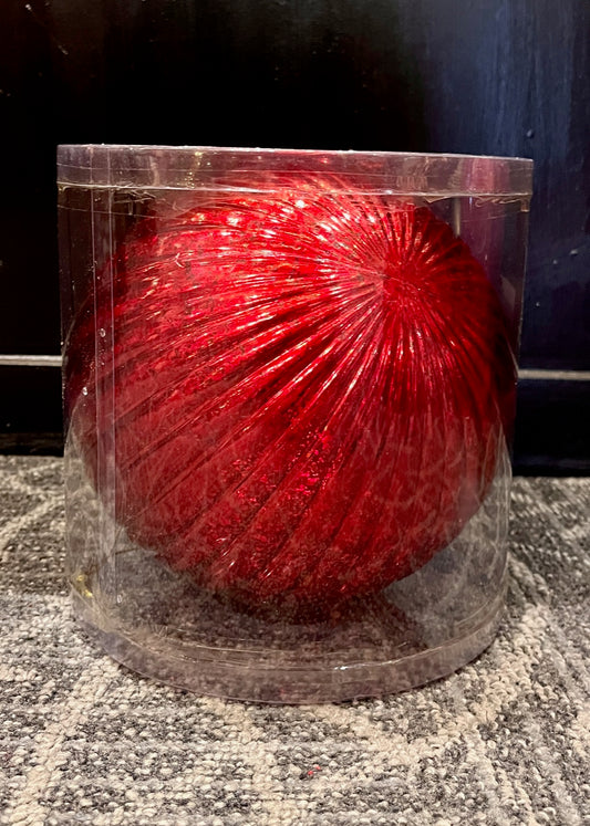 20CM RIBBED RED SHATTERPROOF BAUBLE X421215